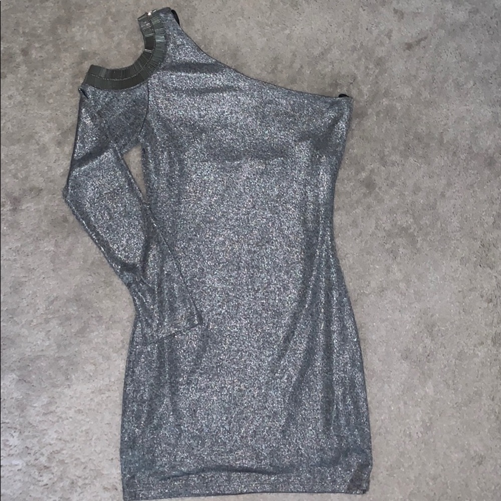 One shoulder fitted dress!